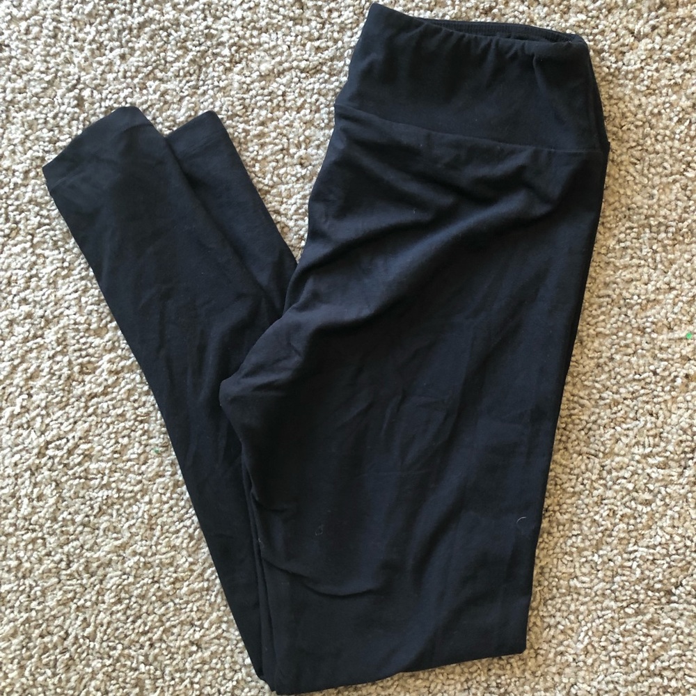 Lularoe one size black leggings. Only worn once.